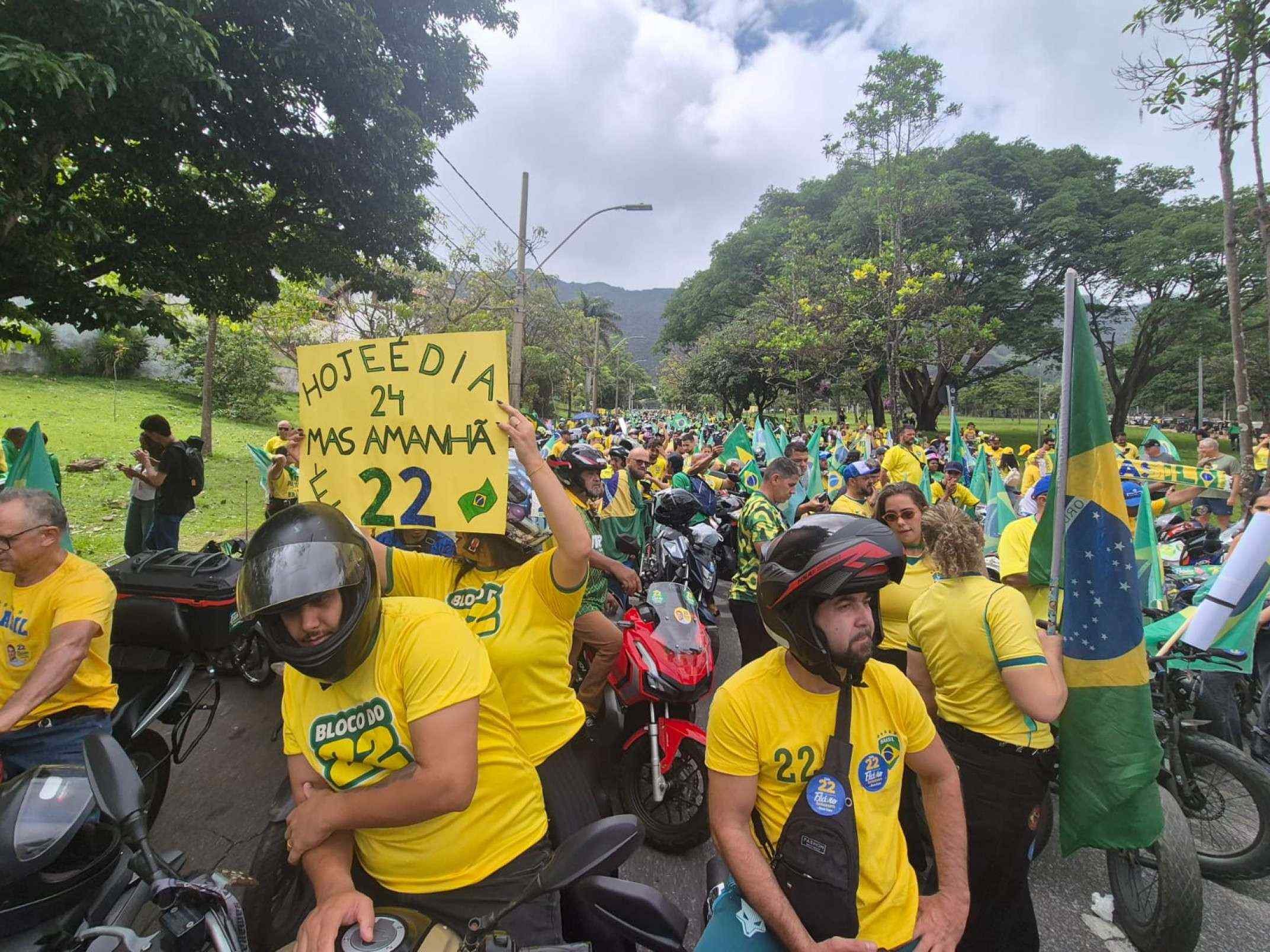 'Motociata do 22' reúne apoiadores de Flávio Bolsonaro (PL), na Praça do Papa, em BH
-Jair Amaral / EM / DA Press