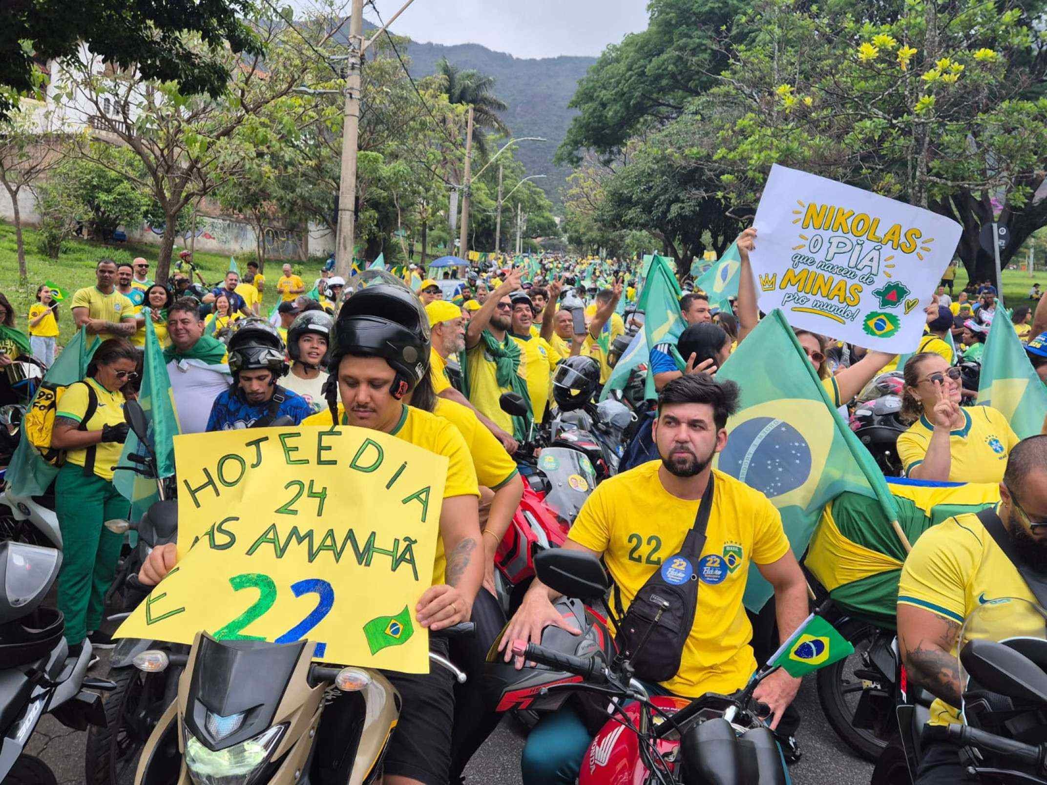 'Motociata do 22' reúne apoiadores de Flávio Bolsonaro (PL), na Praça do Papa, em BH
-Jair Amaral / EM / DA Press
