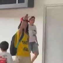Polícia identifica mulher filmada fazendo saudação nazista após votar no RJ - Tupi