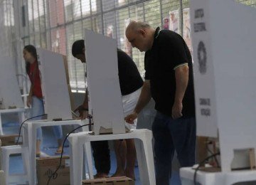 Quem vai votar neste segundo turno das eleições precisa ficar atento às mudanças em locais de votação -  (crédito: Fernando Frazão/Agência Brasil)