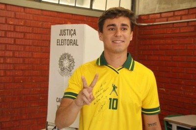 Nikolas Ferreira votou na Escola Estadual Álvaro Salles, no Bairro Trevo, na Região da Pampulha -  (crédito: Jair Amaral / EM / DA Press)