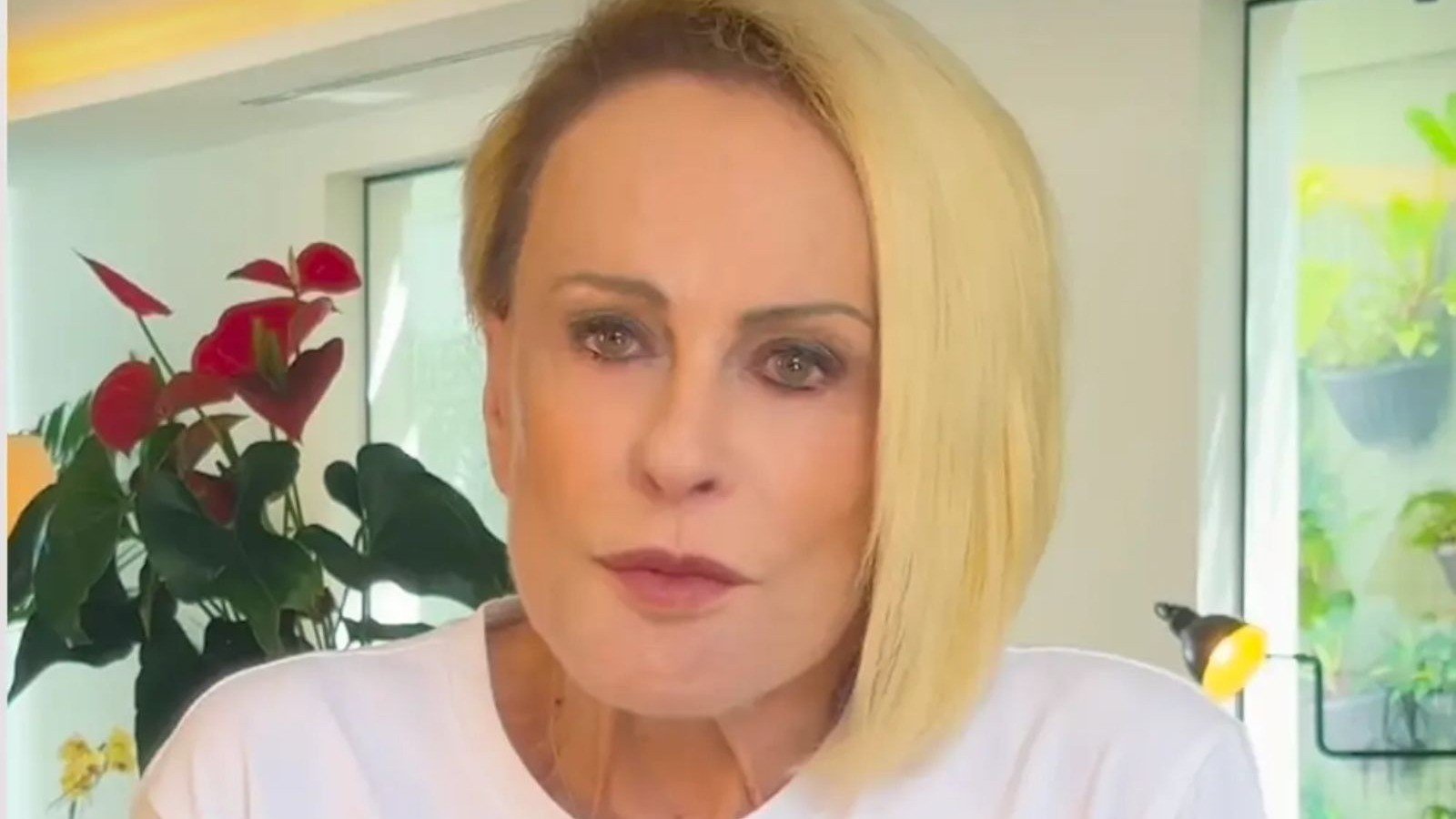 Ana Maria Braga defende a democracia e faz apelo &agrave;s eleitoras em v&iacute;deo sobre o segundo turno presidencial -  (crédito: Redes sociais)