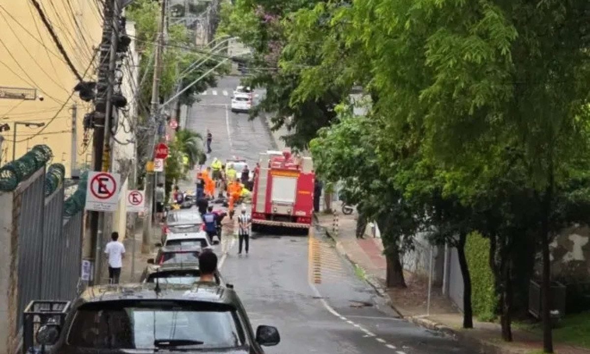 A morte ocorreu em meio aos estragos provocados pela forte tempestade que atingiu a capital mineira - (crédito: Reprodução/Redes Sociais )