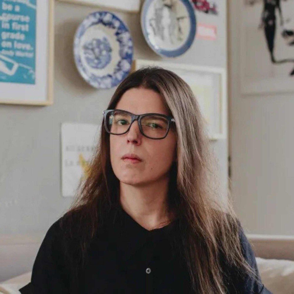 Camila Kfouri, filha do jornalista Juca Kfouri, morre aos 48 anos