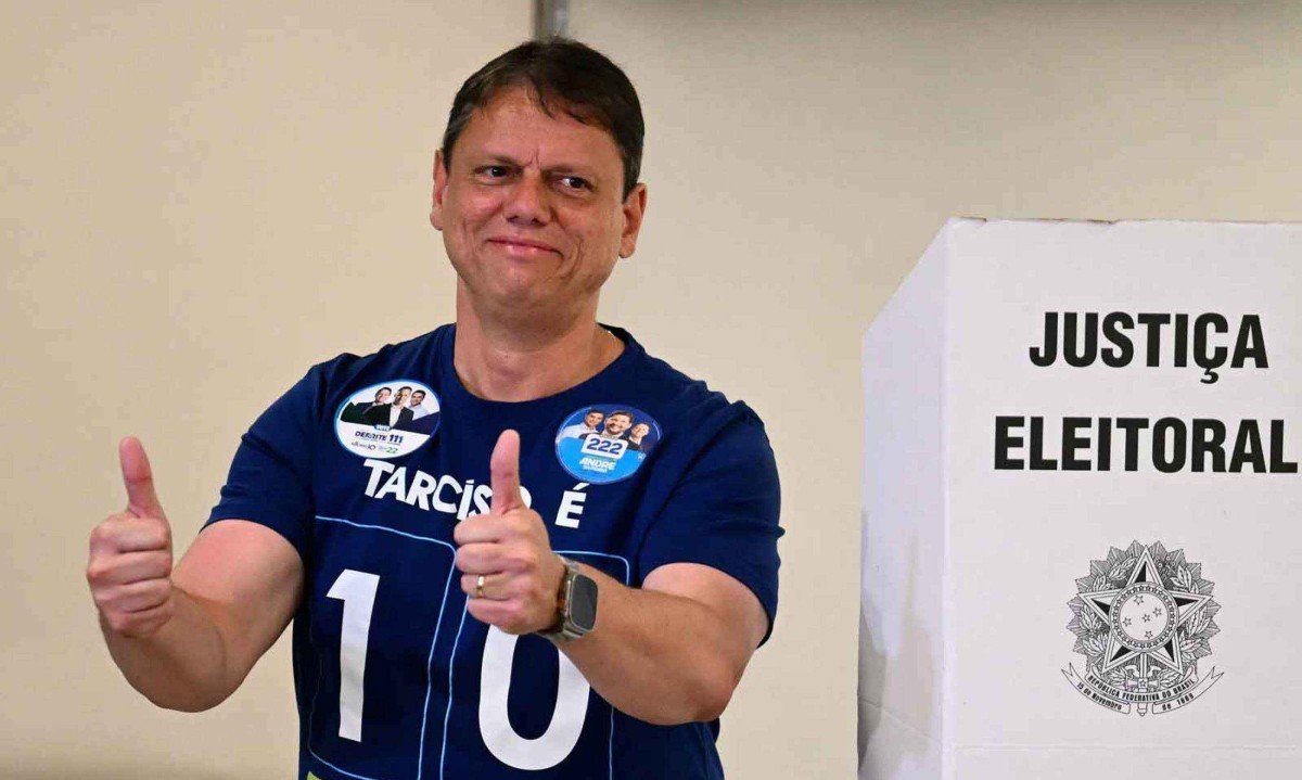 Tarcísio de Freitas não quer a sua digital em DNA que sugira golpismo -  (crédito: Luis ROBAYO/AFP)