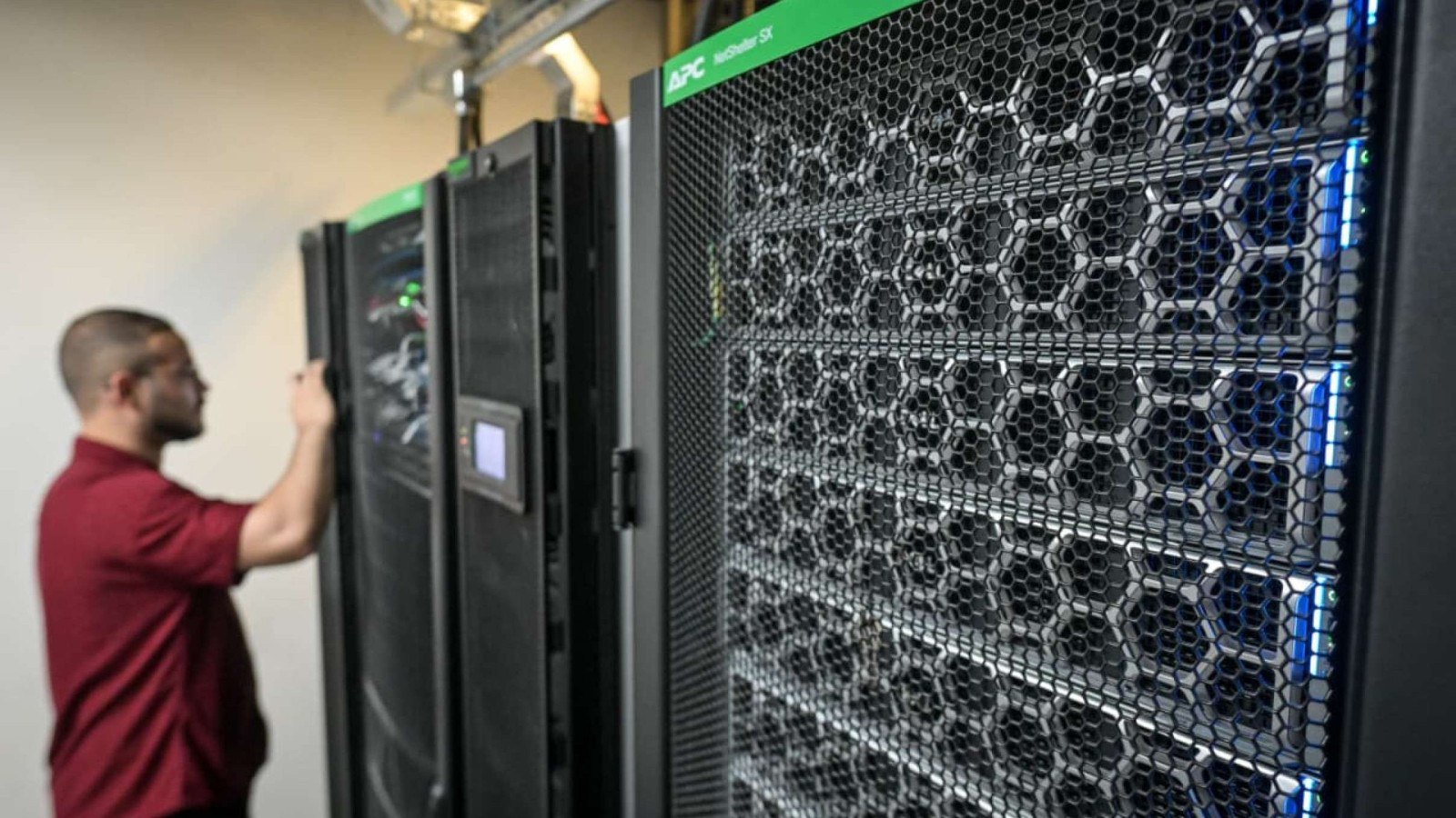 UFMG inaugura nesta terça-feira, 27 de outubro, às 10h, no auditório do Instituto de Geociências (IGC), o supercomputador 