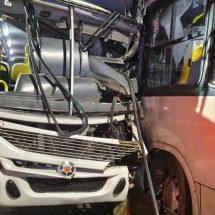 Batida entre dois ônibus deixa seis feridos em São João del-Rei - CBMMG