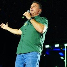 7 minutos separam o resultado da eleição do pedido da PF de apreender o passaporte de Flávio Bolsonaro - Charles Vieira