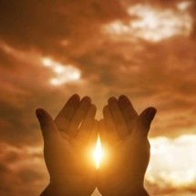 Religião é só uma escolha privada? Professor questiona visão de parte dos jovens e aponta uma dimensão da fé que vai muito além da experiência individual - Cr&eacute;ditos: depositphotos.com / artitcom
