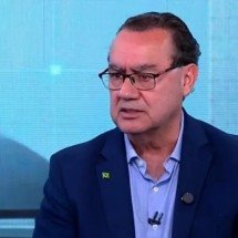 Augusto Cury critica ida de Flávio Bolsonaro aos EUA e fala em "abandono" - Reprodução/Jovem Pan