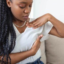 Câncer de mama: mulheres negras morrem 3,8 vezes mais que brancas -  stefamerpik/magnific