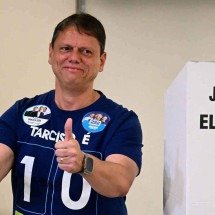 Tarcísio diz que eleição acabou e defende respeito ao resultado das urnas - Luis ROBAYO/AFP