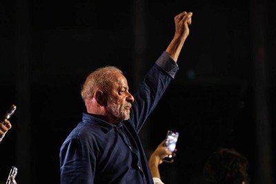 Derrotado, Flávio Bolsonaro (PL) levou 48,21% dos votos válidos -  (crédito: EPA)