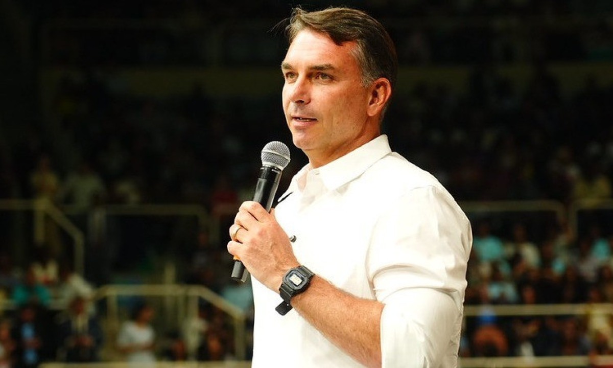 Flávio Bolsonaro manteve um plano de fuga para os Estados Unidos - (crédito: Charles Vieira/Divulgação)