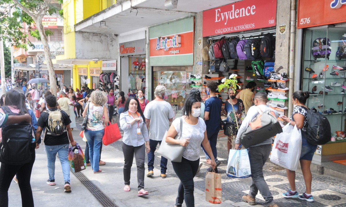 Lojas de rua e shoppings da capital mineira estão autorizados a funcionar na próxima segunda-feira (2/11), no feriado de Finados, Câmara de Dirigentes Lojistas de Belo Horizonte (CDL/BH), divulgou nesta terça-feira (27/10) as normas trabalhistas que deverão ser cumpridas - (crédito: Juarez Rodrigues/EM/D.A Press. Brasil. Belo Horizonte - MG)