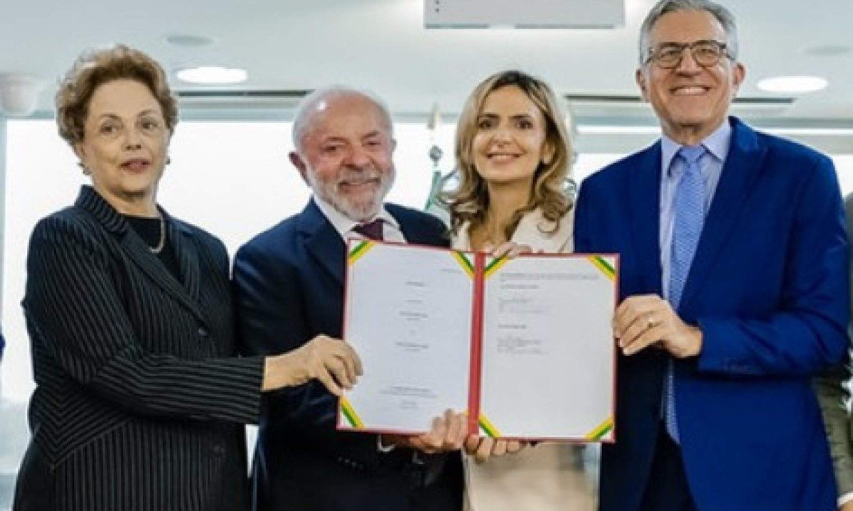 Ricardo Stuckert/PR -  (crédito: Ex-presidente Dilma Rousseff; o presidente Lula; a médica cardiologista Ludhmila Hajjar e o ministro da Saúde, Alexandre Padilha)