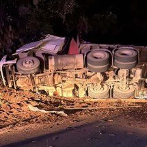 MG: motorista de carreta de fraldas morre em acidente na BR-262 - CBMMG / ReproduÃ?Â§Ã?Â£o
