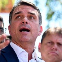 Lula tira por menos a fuga de Flávio, mas subestimar Bolsonaro é um erro - Evaristo Sá/AFP – 2/10/26