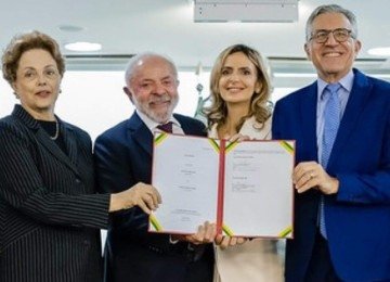 Ricardo Stuckert/PR -  (crédito: Ex-presidente Dilma Rousseff; o presidente Lula; a médica cardiologista Ludhmila Hajjar e o ministro da Saúde, Alexandre Padilha)