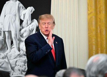 Trump acolheu Flávio Bolsonaro em fuga, mas não vai se meter na política envolvendo o candidato derrotado -  (crédito: Alex Wroblewski/AFP)