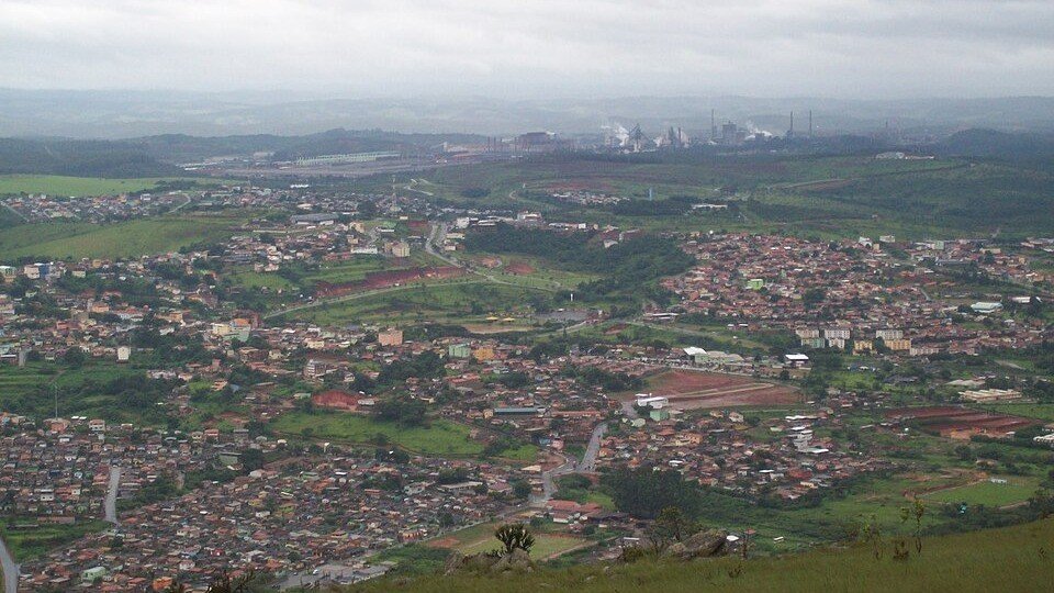 Ouro Branco, em Minas Gerais, cen&aacute;rio da disputa trabalhista entre um oper&aacute;rio e a sider&uacute;rgica -  (crédito: Divulga&ccedil;&atilde;o/Wikipedia)