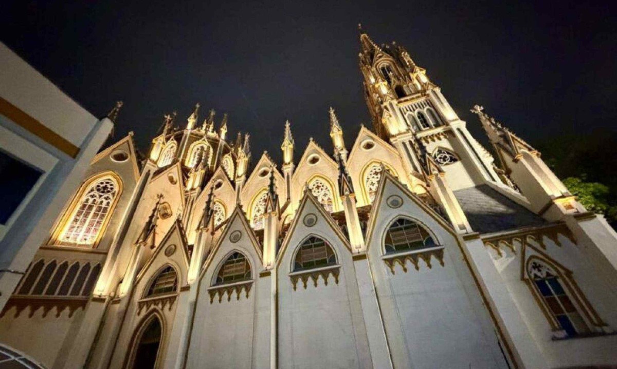 Igreja Nossa Senhora de Lourdes, que ganhará iluminação permanente, foi declarada basílica pelo papa Pio XII, em 16 de maio de 1958 - (crédito: Arquidiocese de Belo Horizonte / Divulgação)
