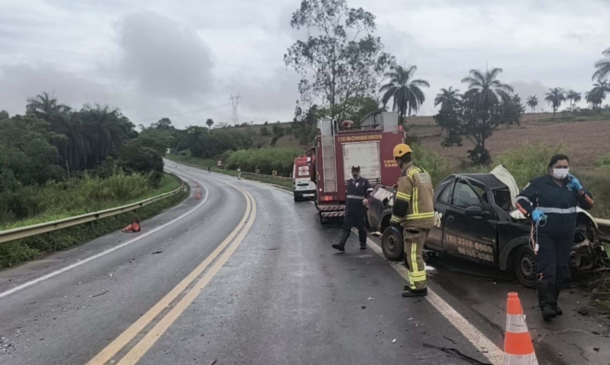 Acidente aconteceu no Km 226 da rodovia MG-050 - (crédito: CBMMG)