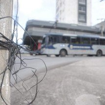 BH registra mais de 150 denúncias de fios e cabos soltos por mês - Alexandre Guzanshe/EM/D.A Press