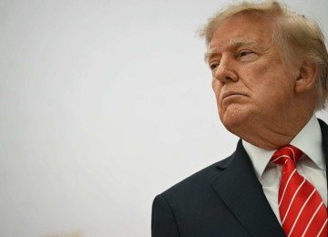 
Donald Trump age com ambiguidade: ainda não reconheceu formalmente a vitória de Lula, continua desqualificando a eleição e lança suspeitas sem apresentar provas -  (crédito: Kent Nishimura/AFP)