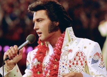 O espetáculo exibe imagens de Elvis dos especiais de TV 'The 68 comeback special' e 'Elvis: Aloha from Hawaii', e dos filmes 'Elvis: That’s the way it is' e 'Elvis on tour'  -  (crédito: Elvis Presley Enterprises, Inc/Divulgação)