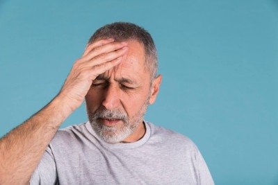 É recomendado anotar o horário em que os sinais começaram, ou em que a pessoa foi vista bem pela última vez -  (crédito: magnific)