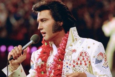 O espetáculo exibe imagens de Elvis dos especiais de TV 'The 68 comeback special' e 'Elvis: Aloha from Hawaii', e dos filmes 'Elvis: That’s the way it is' e 'Elvis on tour'  -  (crédito: Elvis Presley Enterprises, Inc/Divulgação)