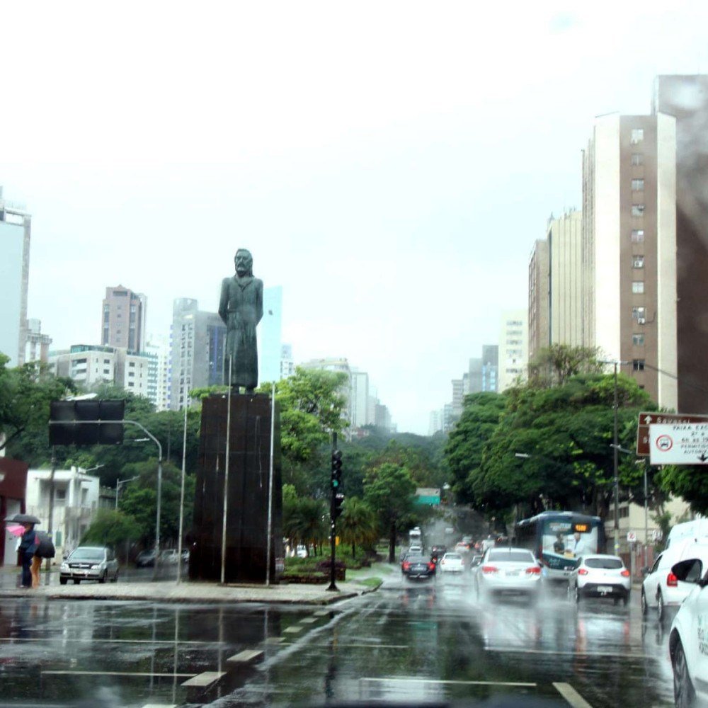 BH e MG têm alerta para chuva a qualquer hora durante o feriado