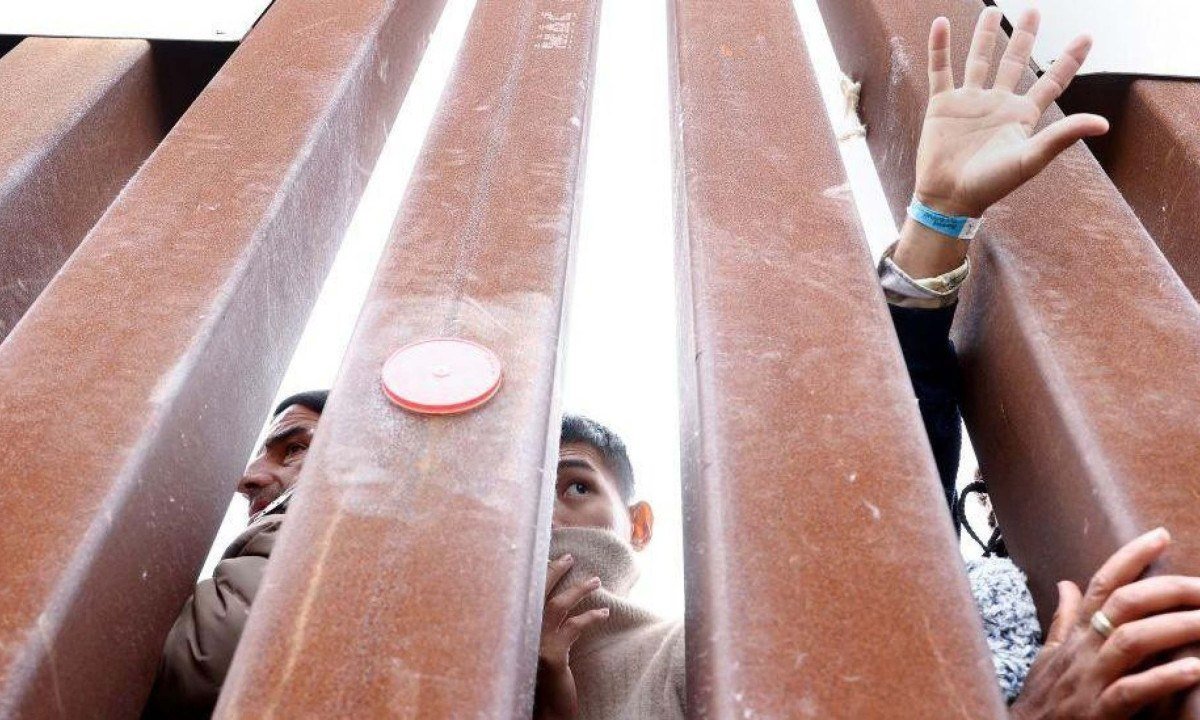5 gráficos que mostram impacto do 2º mandato de Trump sobre a imigração nos EUA - (crédito: BBC)