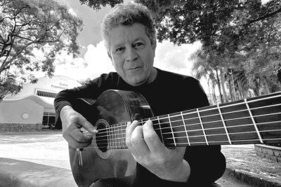 Celso Adolfo terá a participação do violinista Marcelo Nébias em duas músicas do show desta noite
 -  (crédito: João Flores/Divulgação)
