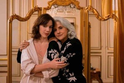 Alice Wegmann e Marieta Severo interpretam filha e mãe em conflito na série 'Dom de iludir', com 10 episódios, dirigida por Mauro Mendonça Filho
 -  (crédito: Marcos Serra Lima/Divulgação)
