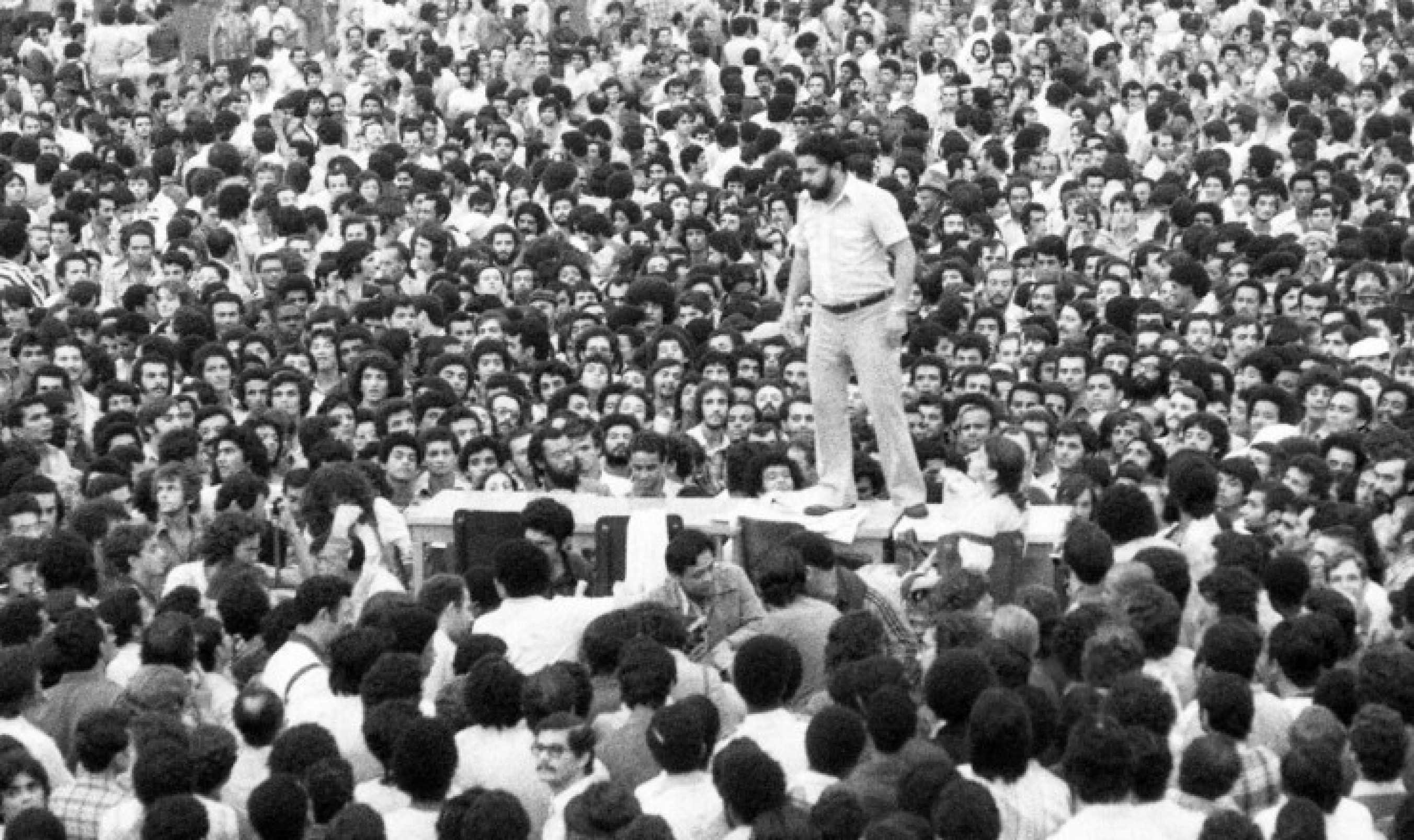 Fernando Morais prepara terceira parte da biografia de Lula