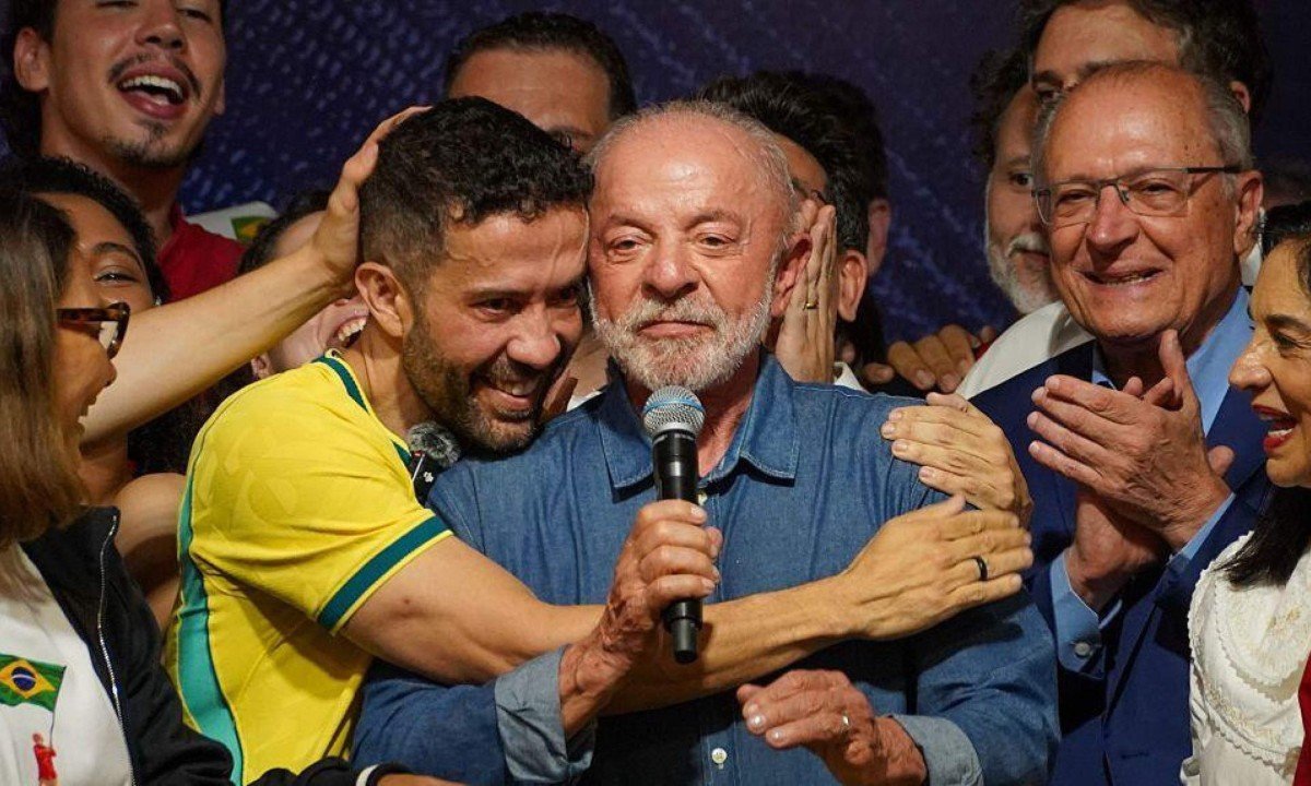 Janones responde a Petro no X - (crédito: Reprodução)