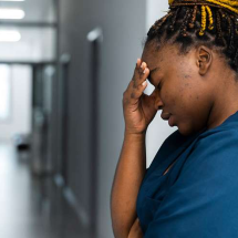 Pesquisa UFSJ avalia depressão e ansiedade em estudantes da área da saúde - Freepik