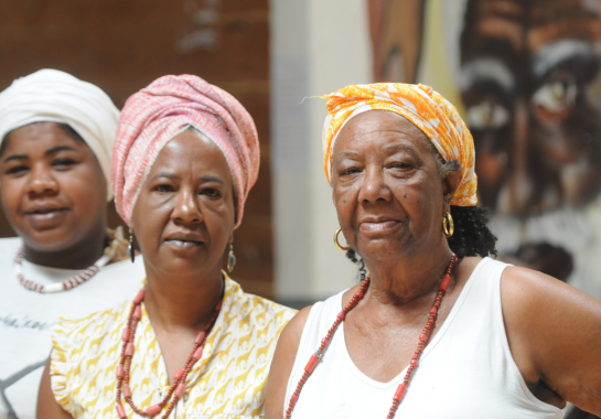 Em 2021, mulheres no quilombo Manzo de diferentes gerações celebraram os 50 anos do Dia da Consciência Negra -  (crédito: Leandro Couri/EM)