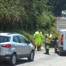 Vídeo: Motorista e agente de concessionária da BR-040 brigam em rodovia - Reprodução