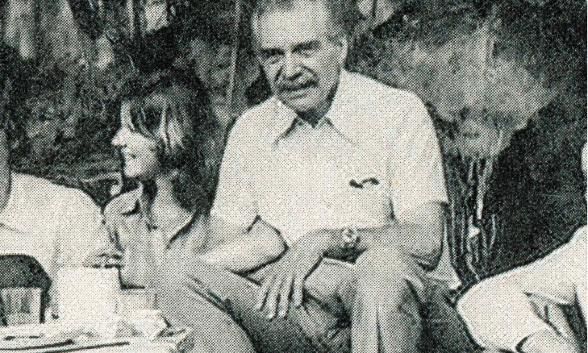 Mengele em um churrasco no interior de São Paulo, nos anos 1970: vida tranquila no Brasil -  (crédito: Reprodução)