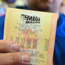 Mega Millions sorteia prêmio extraordinário de 2 bilhões de reais - Divulga&ccedil;&atilde;o / TheLotter