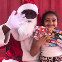 Campanha de Natal: morador do Morro das Pedras recolhe brinquedos para crianças carentes - Arquivo pessoal/Reprodução