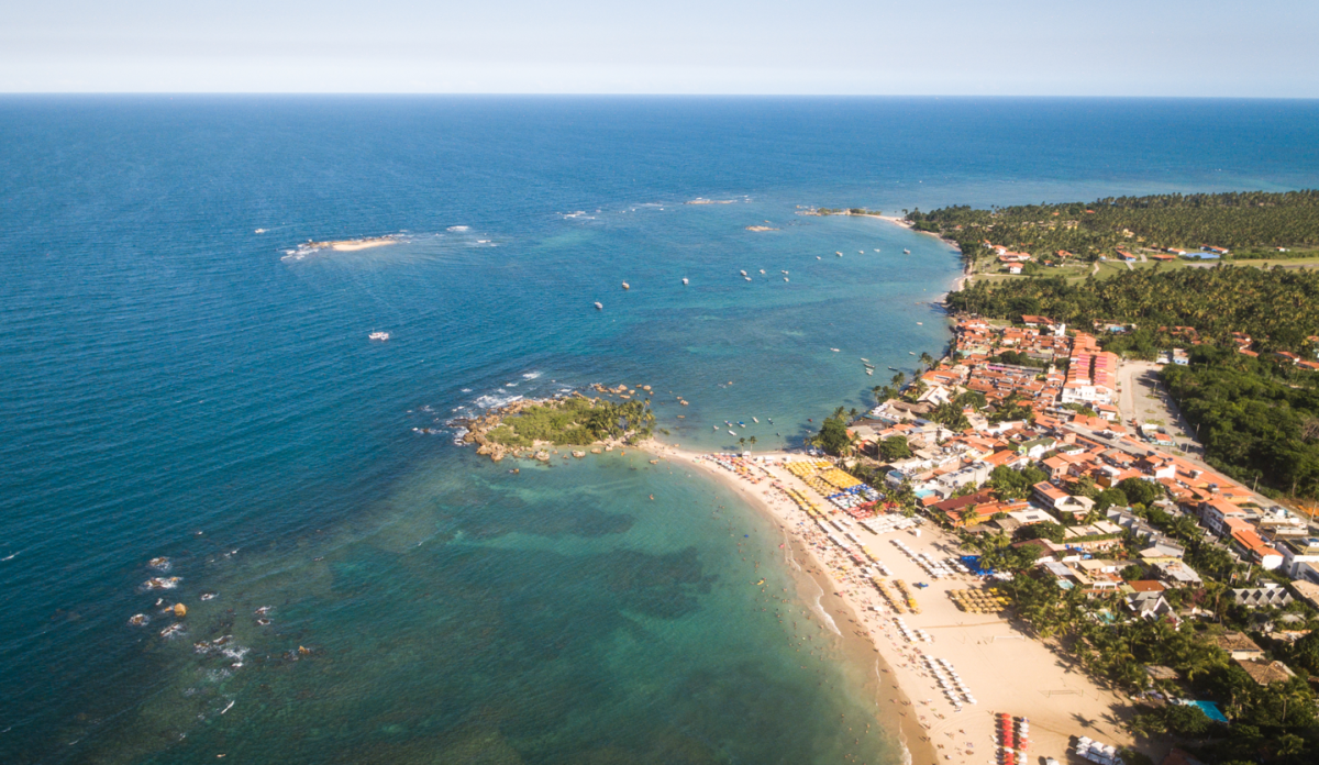 Água morna e areia fina, a 2ª Praia, em Morro de São Paulo, não tem explicação de ser tão bela. É preciso conferir de perto o paraíso na Bahia