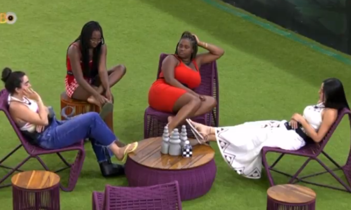 Fora das discussões do dia, sisters já planejaram um novo alvo para o paredão -  (crédito: Reprodução/Globo)