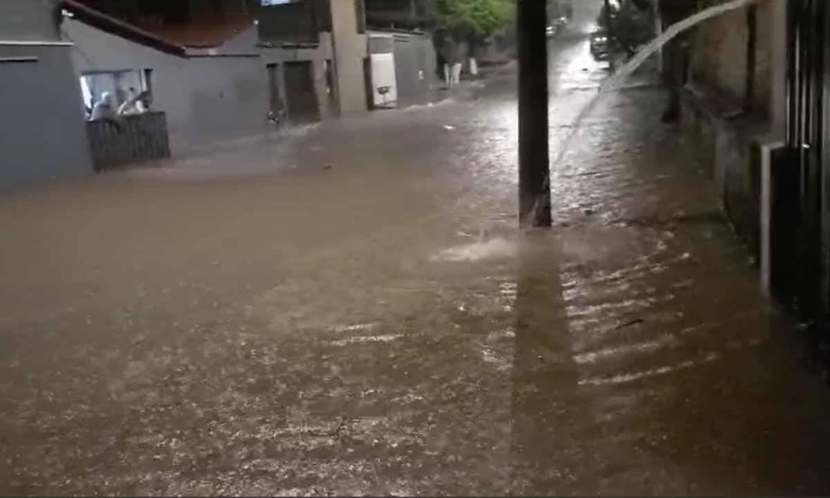 Acumulado chegou a 89,6mm e previsão para até a noite desta quarta-feira (24/1) é que as precipitações cheguem a 100 mm -  (crédito: Arquivo Pessoal )