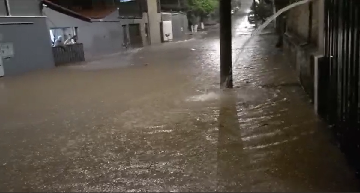Contagem instala Gabinete de Crise após chuva de 89 milímetros em seis horas