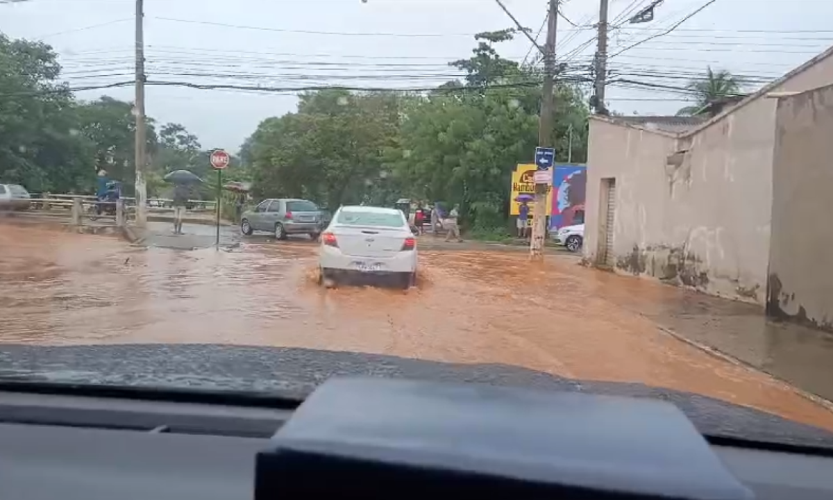 Chuvas causam estragos em Teófilo Otoni  -  (crédito: Redes Sociais/Reprodução )