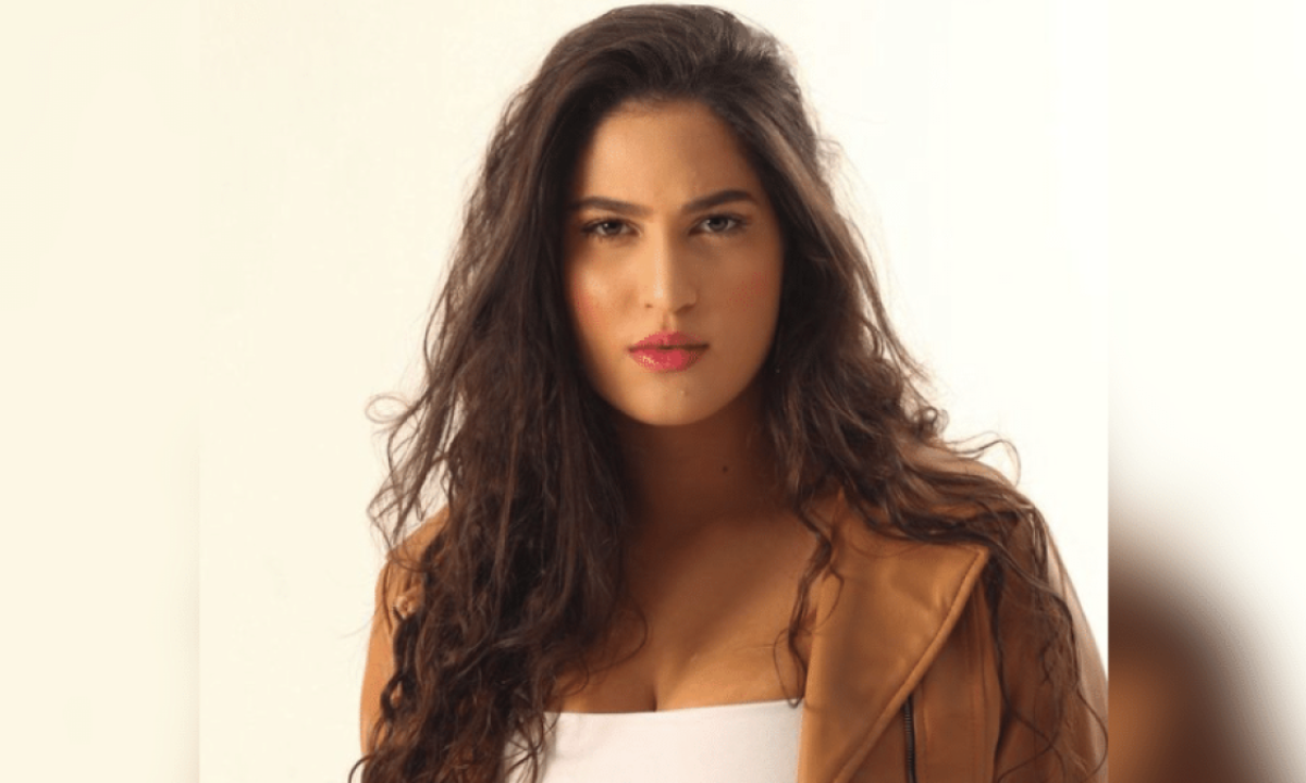 Na foto, a modelo de 22 anos Kamylla Cristina Rosa de Oliveira. -  (crédito: Reprodução / Internet)